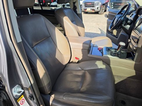 Used 2017 Lexus GX 460 Premium w/ Premium Package AWD/4WD image 13