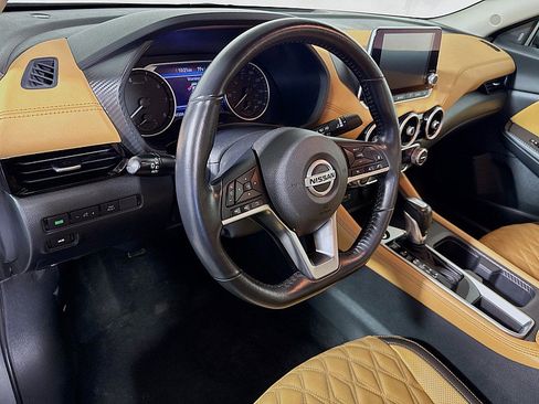 Used 2023 Nissan Sentra SV w/ SV Premium Package FWD image 9