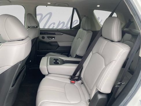 Used 2025 Honda Pilot Touring image 29