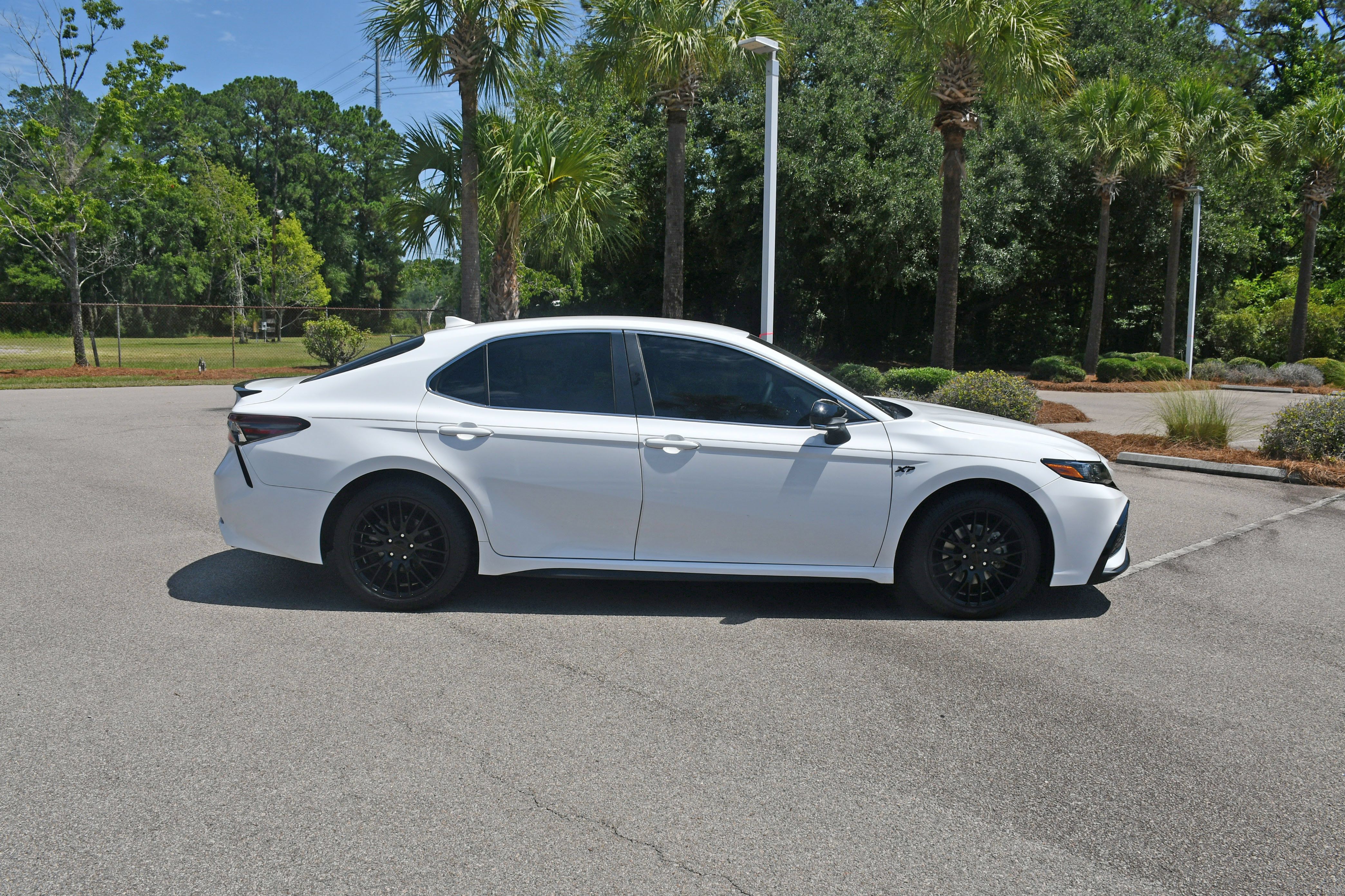 Used 2024 Toyota Camry SE FWD image 2