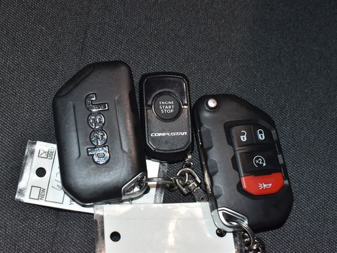 Used 2024 Jeep Wrangler Unlimited Sport AWD/4WD image 26