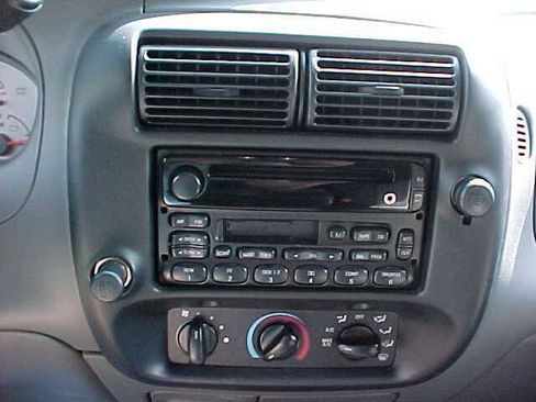 Used 2003 Ford Ranger XLT RWD image 48