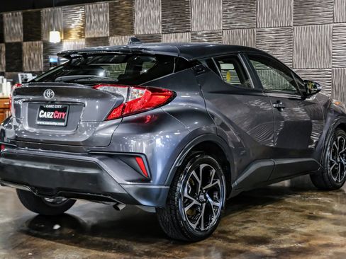 Used 2019 Toyota C-HR XLE FWD image 8