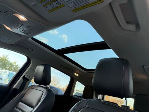 Used 2019 Ford Escape SEL image 16