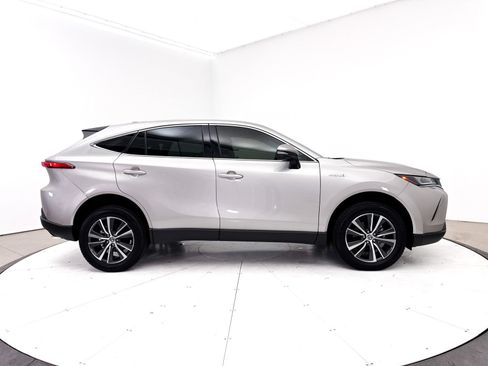 Used 2021 Toyota Venza LE w/ Carpet Mat Package (TMS) AWD/4WD image 39