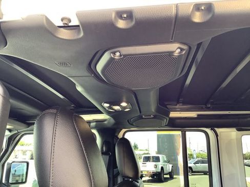 Used 2023 Jeep Wrangler Unlimited Sahara AWD/4WD image 29