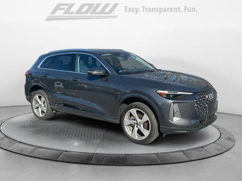 Used 2025 Audi Q5 Premium Plus w/ Premium Plus image 1