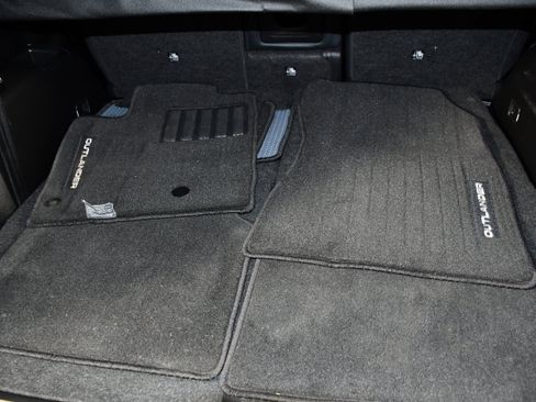 Used 2022 Mitsubishi Outlander SE FWD image 49