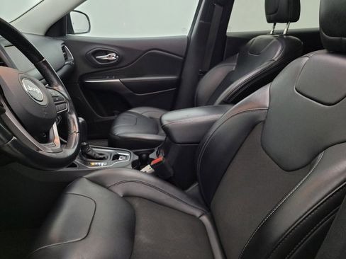 Used 2019 Jeep Cherokee Latitude Plus image 17