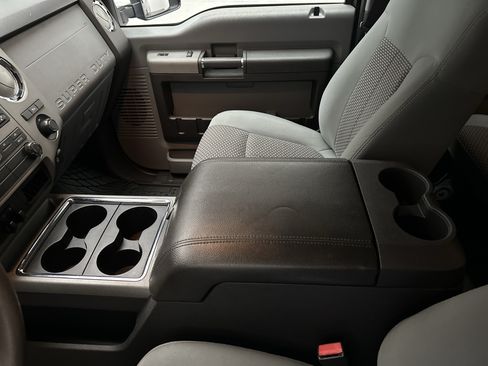 Used 2011 Ford F250 XLT w/ XLT Premium Pkg AWD/4WD image 35