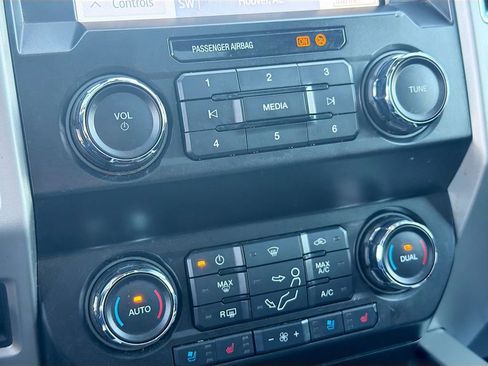 Used 2021 Ford F250 Lariat w/ Lariat Ultimate Package AWD/4WD image 16