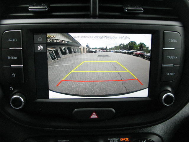 Used 2025 Kia Soul LX w/ LX Technology Package FWD image 17