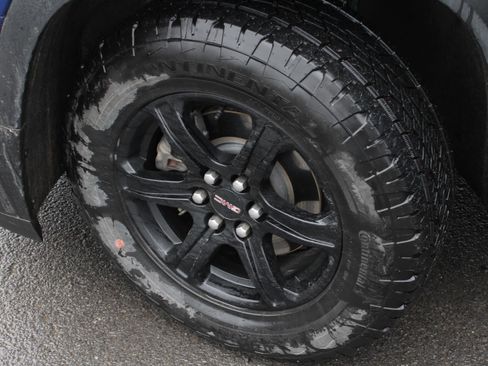 Used 2023 GMC Acadia AT4 w/ Preferred Package image 20