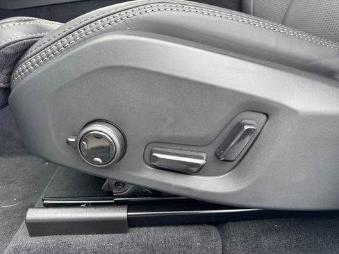 New 2026 Volvo XC60 B5 Ultra w/ Protection Package Premier image 30