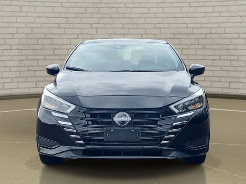 Used 2025 Nissan Versa SV FWD image 2