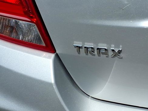 Used 2021 Chevrolet Trax LT w/ Sport Edition FWD image 10