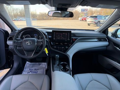 Used 2024 Toyota Camry SE image 12