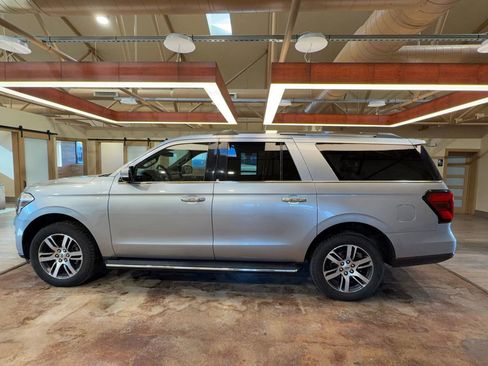 Used 2023 Ford Expedition Max Limited image 11