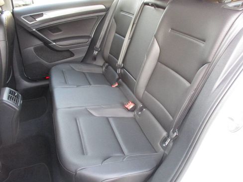 Used 2018 Volkswagen Golf Alltrack SE image 90