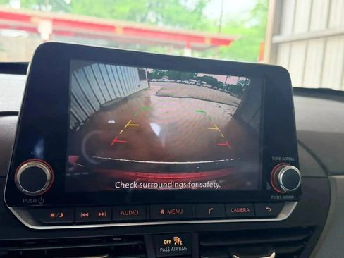 Used 2023 Nissan Altima 2.5 SR FWD image 11