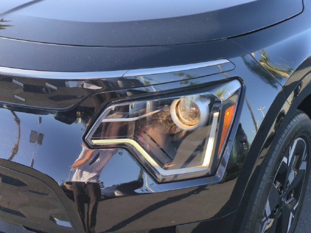 Certified 2023 Kia Niro Wind FWD image 9