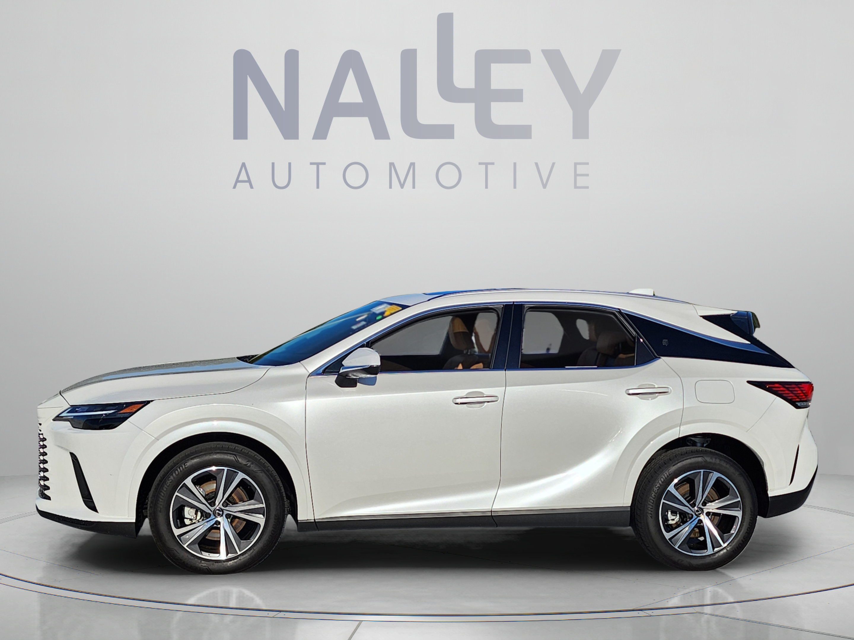 Used 2025 Lexus RX 350 Premium w/ Accessory Package (Z1) FWD image 2