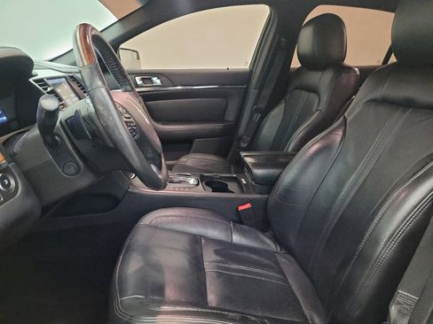 Used 2014 Lincoln MKS image 17