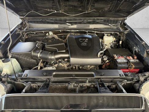 Used 2021 Toyota Tacoma TRD Off-Road image 22