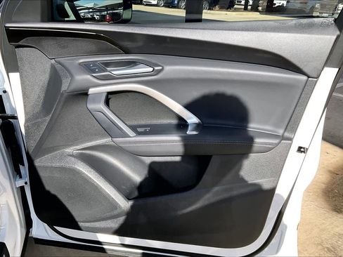 Certified 2025 Audi Q5 Premium w/ Convenience Package image 21