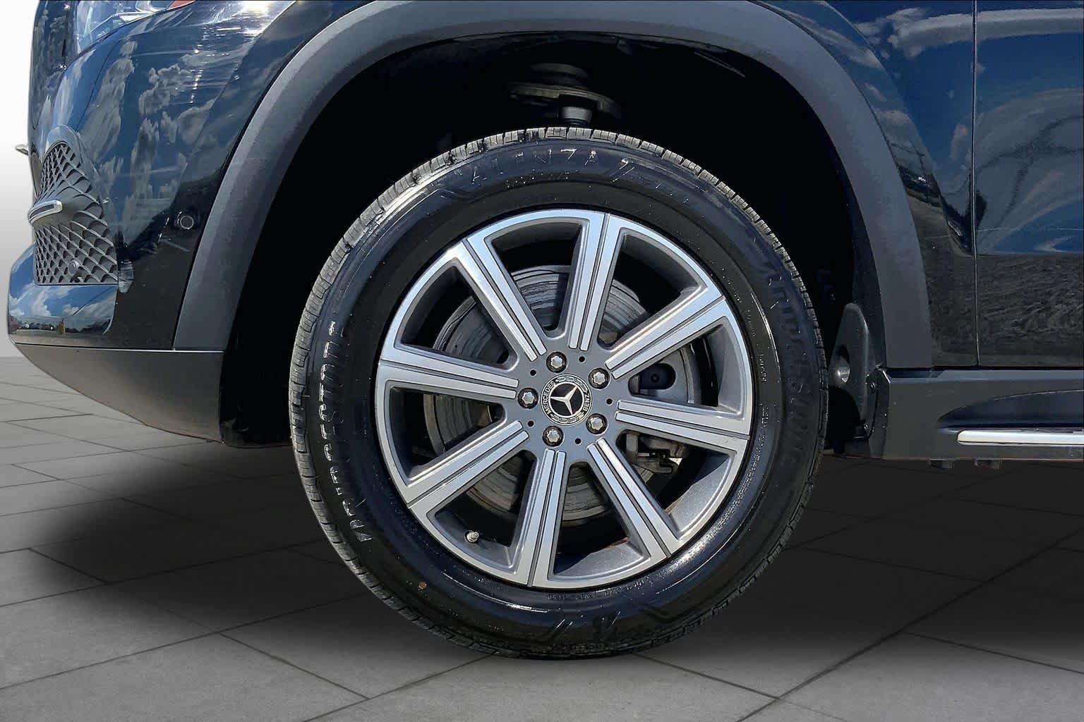 Used 2020 Mercedes-Benz GLS 450 4MATIC image 11