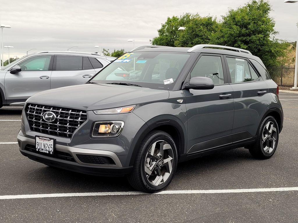 Used 2025 Hyundai Venue SEL FWD image 10