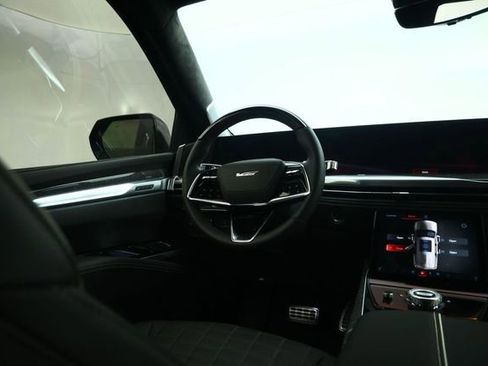 Used 2026 Cadillac Escalade V w/ LPO, ONYX Package AWD/4WD image 37