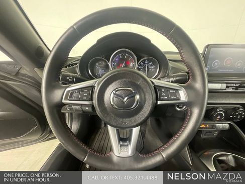 Used 2018 MAZDA MX-5 Miata Club RWD image 35