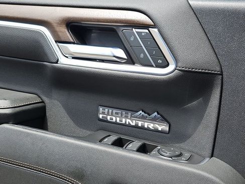 Used 2024 Chevrolet Silverado 1500 High Country w/ High Country Premium Package AWD/4WD image 12