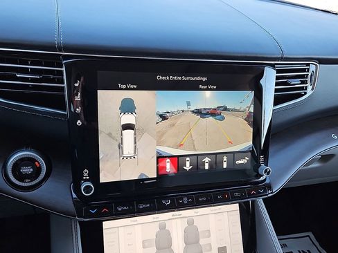 Used 2023 Jeep Grand Wagoneer L 4WD image 15