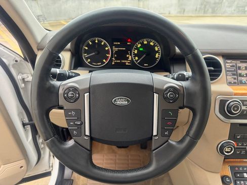 Used 2015 Land Rover LR4 HSE LUX image 14