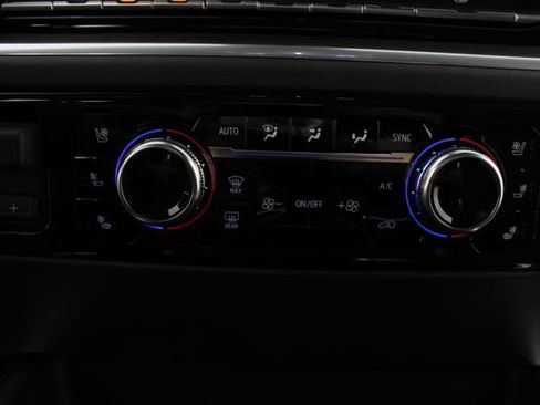 New 2026 GMC Sierra 1500 SLT image 7