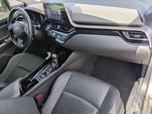 Used 2021 Toyota C-HR Limited FWD image 21