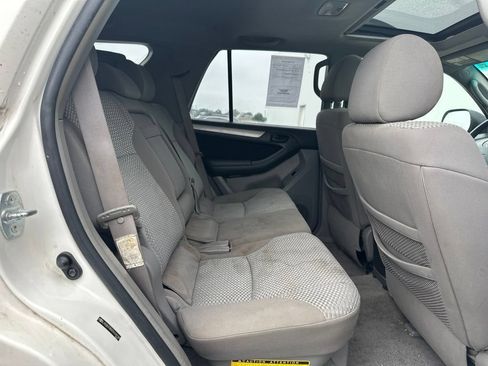 Used 2007 Toyota 4Runner SR5 AWD/4WD image 23