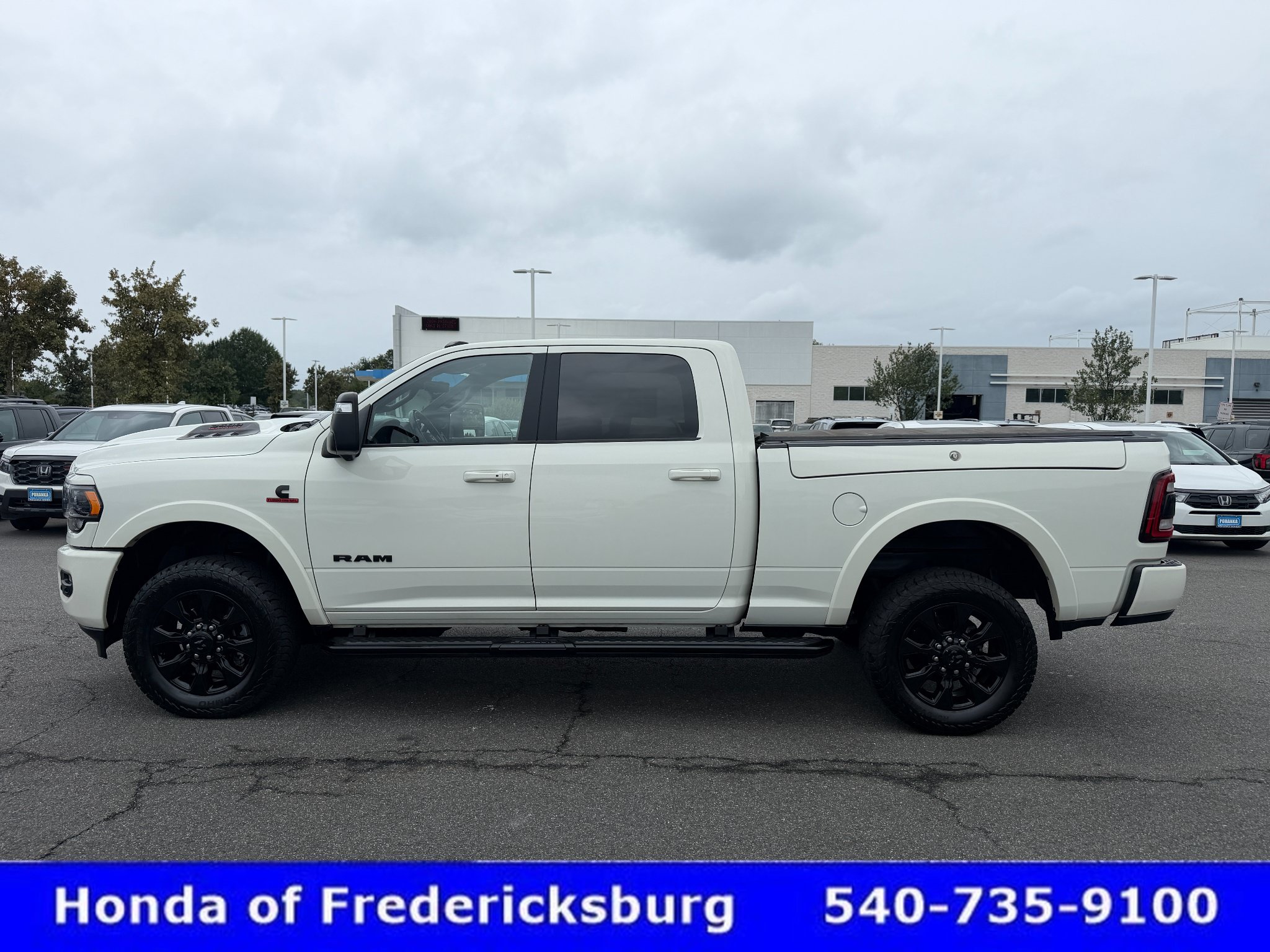 Used 2023 RAM 2500 Limited AWD/4WD image 2