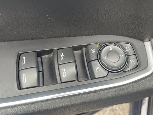 Used 2025 GMC Sierra 1500 SLT image 18