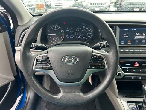 Used 2017 Hyundai Elantra SE FWD image 17