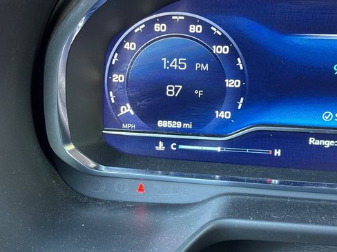 Used 2024 Chevrolet Suburban LT image 39