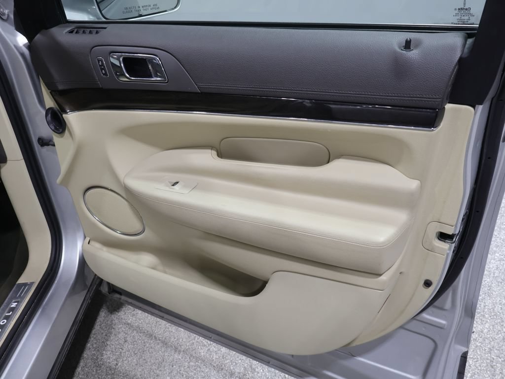 Used 2019 Lincoln MKT AWD image 27