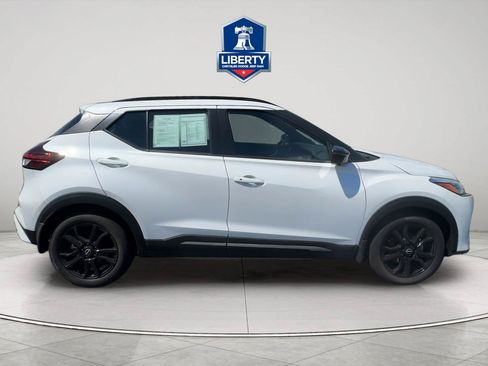 Used 2023 Nissan Kicks SR FWD image 4