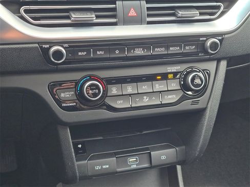 Used 2020 Kia Niro EX Premium w/ Cold Weather Package image 21