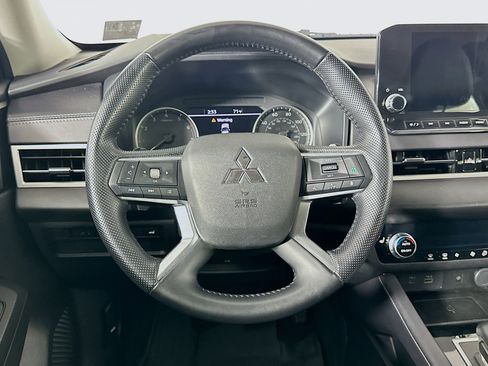 Used 2024 Mitsubishi Outlander SE FWD image 18