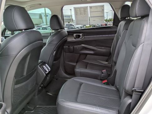 Used 2021 Kia Sorento EX FWD image 14