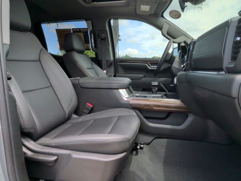 Used 2025 GMC Sierra 1500 Elevation w/ Elevation Premium Package AWD/4WD image 32