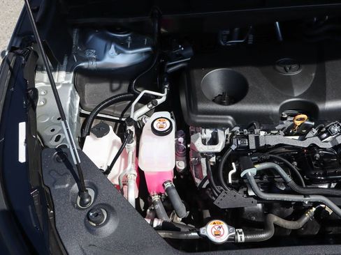 Used 2023 Toyota Highlander XLE FWD image 11